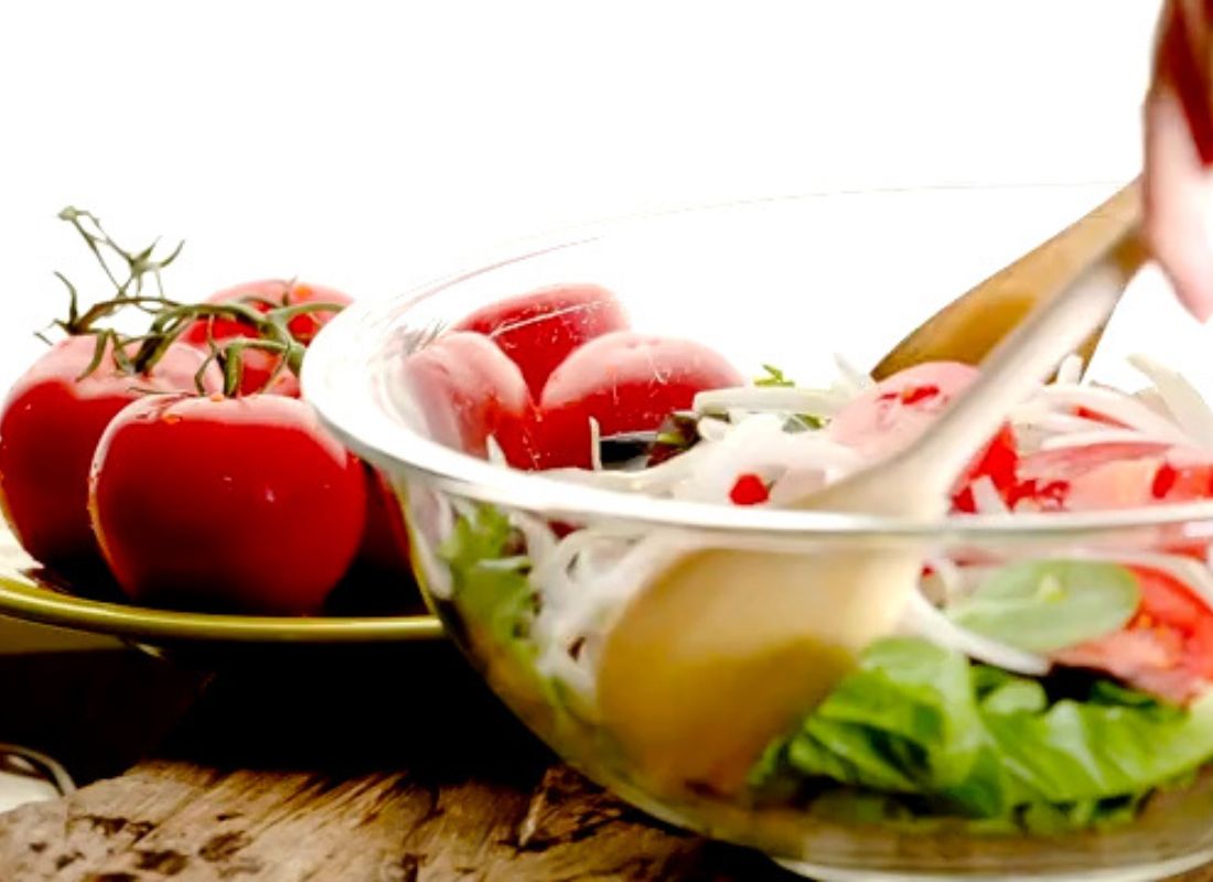 Zdrave salate koje hlade organizam i pomažu varenju (recepti + saveti)