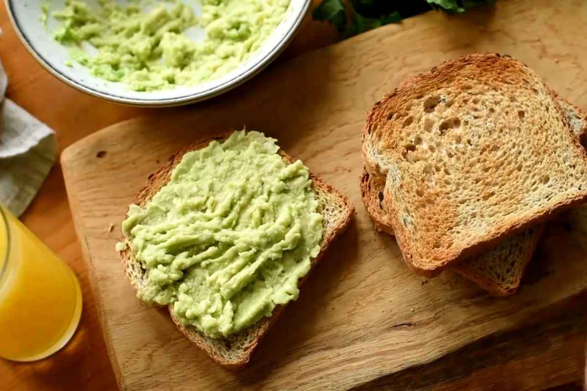 prikaz integralnog tosta sa avokadom 